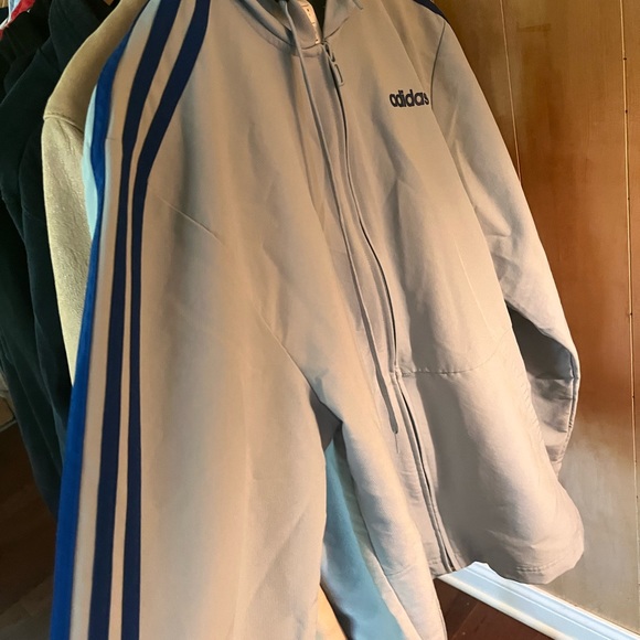 New Adidas windbreaker - Picture 2 of 3